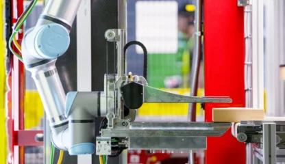 Amazon Unveils Vulcan: A Warehouse Robot That Can “Feel” Like a Human